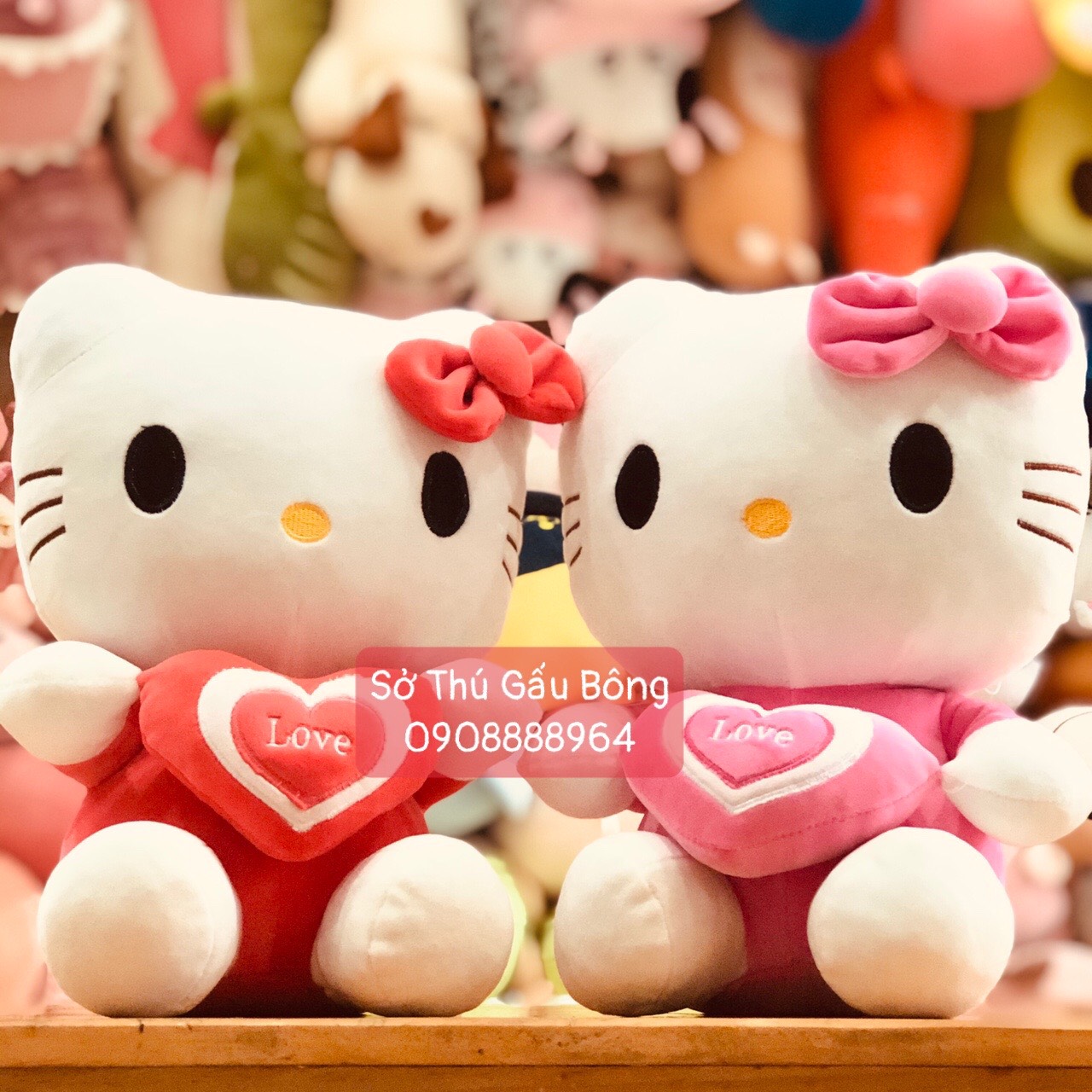 Mèo Kitty Ôm Tim Love